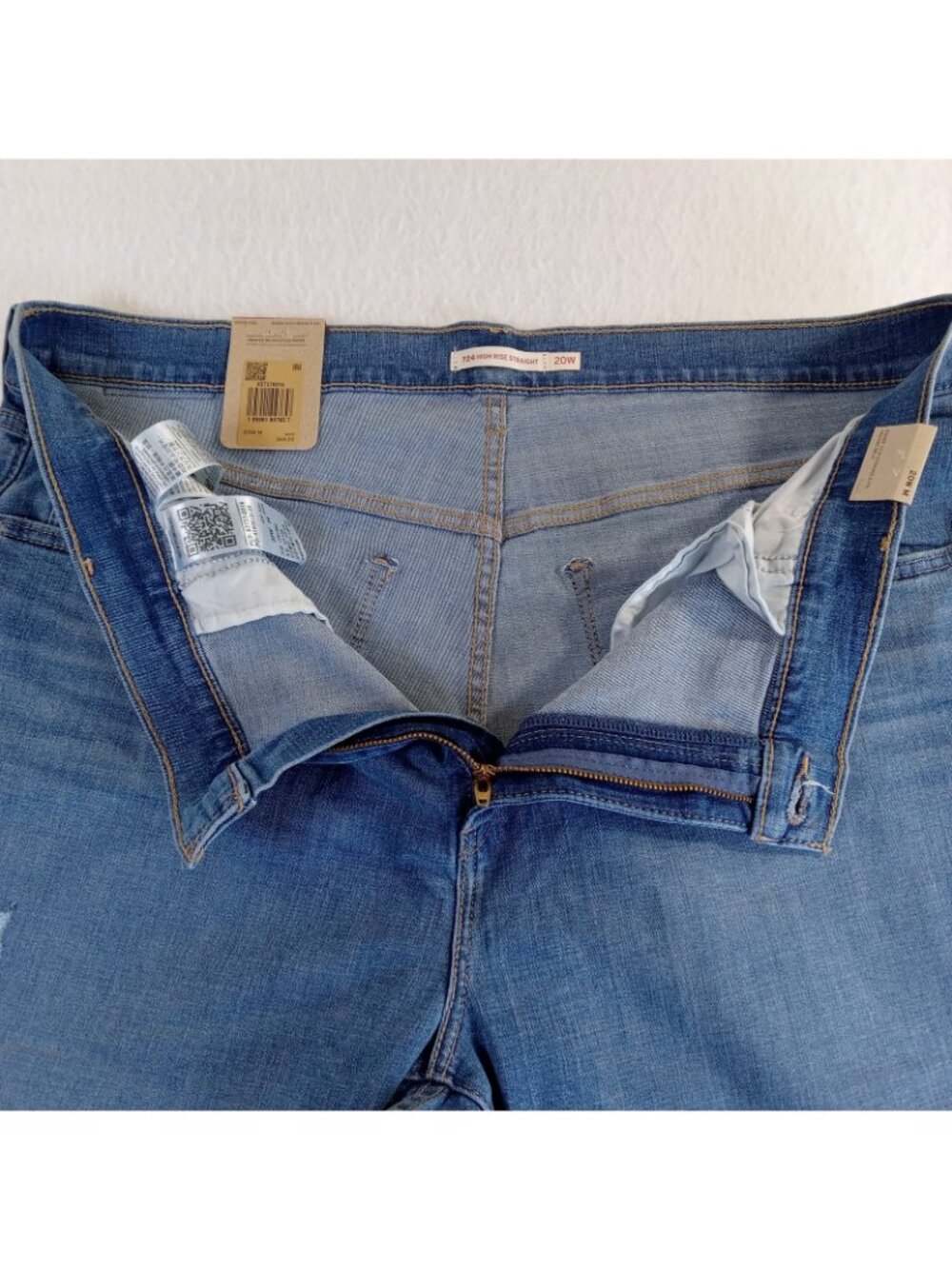 Levi's 724 High-Rise Slim Straight Jeans Women's Plus Size 20W Distressed Medium - Picture 8 of 16